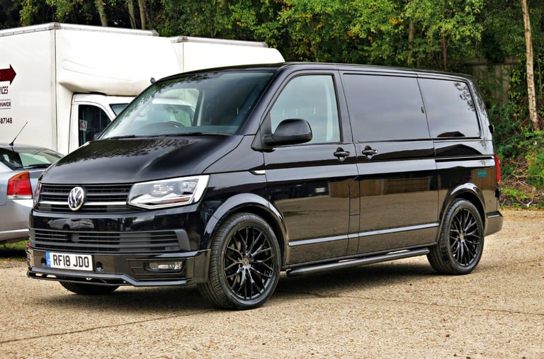 VOLKSWAGEN TRANSPORTER T6 150HP EURO 6 NAV XENONS DSG HIGHLINE LWB Black Auto
