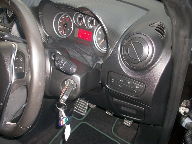 Alfa Romeo, MITO, Q V Line Hatchback, 2015, Manual, 875 (cc), 3 doors