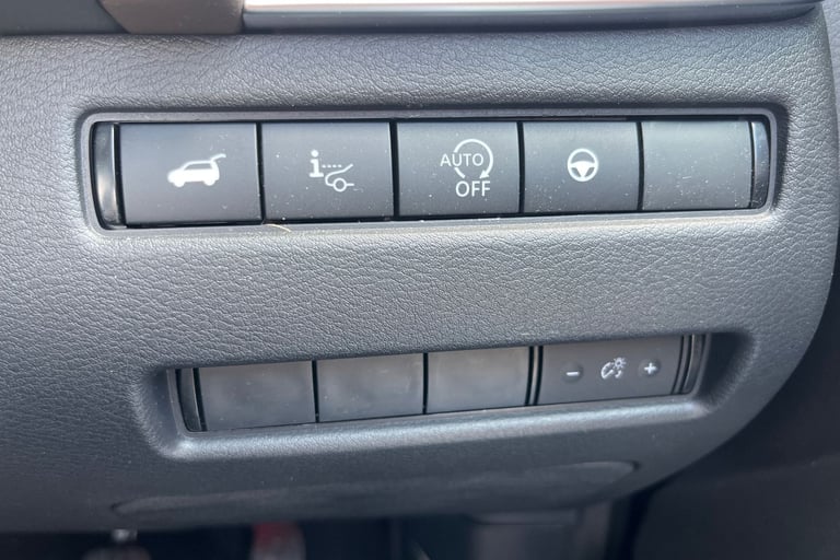 2025 Nissan Qashqai 1.3 DiG-T MH Tekna 5dr HATCHBACK PETROL Manual