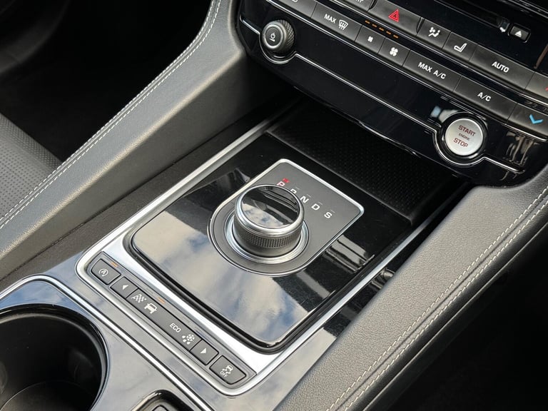 2017 Jaguar F-Pace 3.0 D300 V6 S Auto AWD Euro 6 (s/s) 5dr ESTATE Diesel Automatic