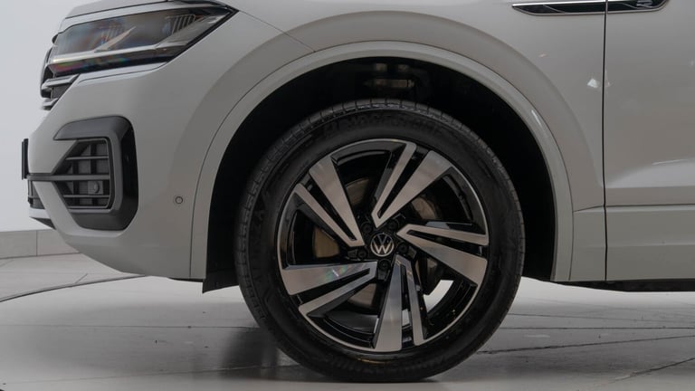2023 Volkswagen Touareg (23 Reg) 3.0TDI V6 R-Line Tech Estate Diesel Automatic