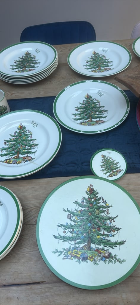 Spode Christmas dinner set 
