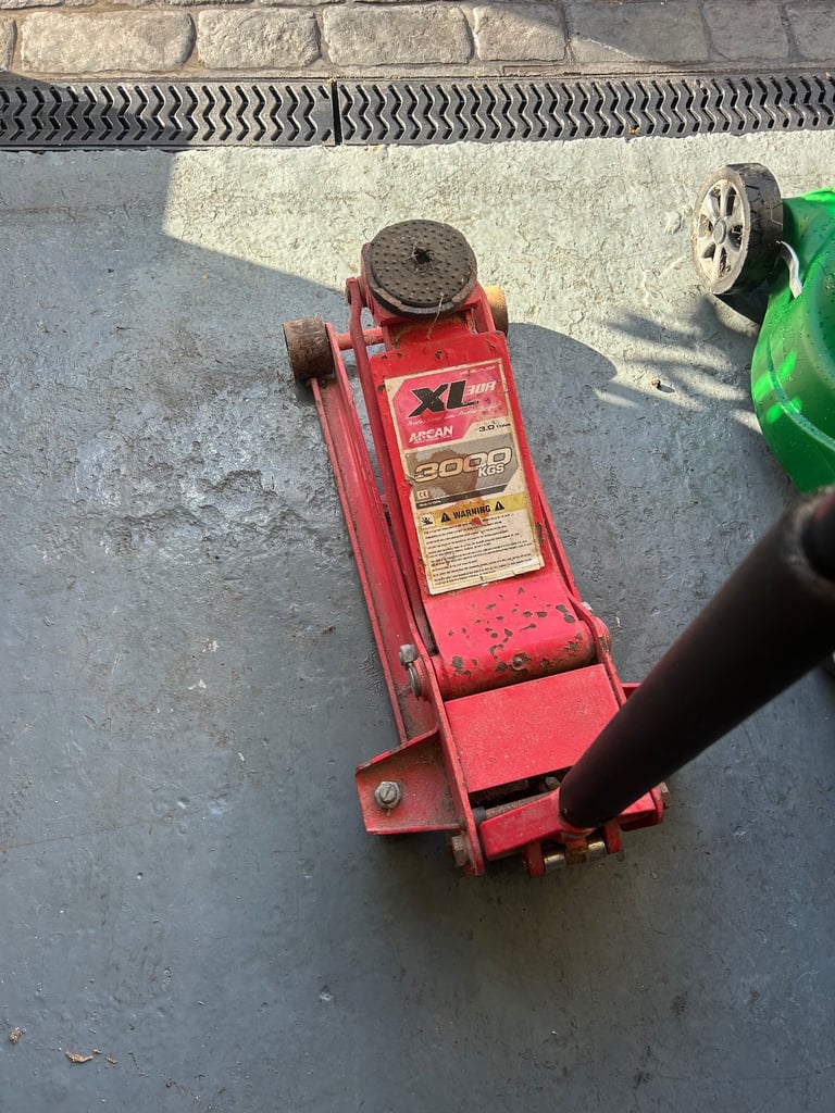 3 tonne low profile professional trolley jack 