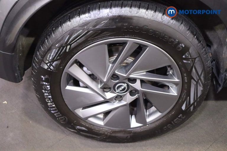 2022 Nissan Qashqai 1.3 DiG-T MH Acenta Premium 5dr SUV Petrol Manual