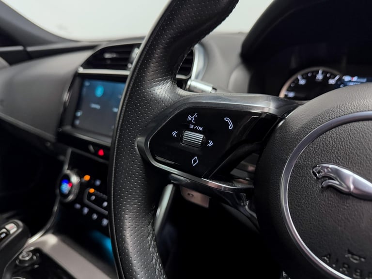 2022 Jaguar XE 2.0 D200 MHEV R-Dynamic SE Saloon 4dr Diesel Auto Euro 6 (s/s) (204 ps) SALOON Die...