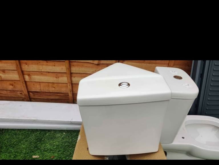 image for CLOSED COUPLED CORNER W/C WITH CISTERN DUAL FLUSH CHROME BUTTON & HERITAGE W/C SEAT DOVE GREY