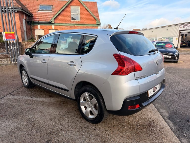 2013 Peugeot 3008 1.6 HDi 115 SR 5dr HATCHBACK DIESEL Manual