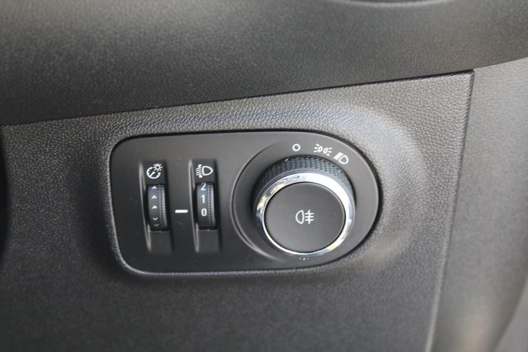 VAUXHALL ADAM 1.2 i SLAM 2016