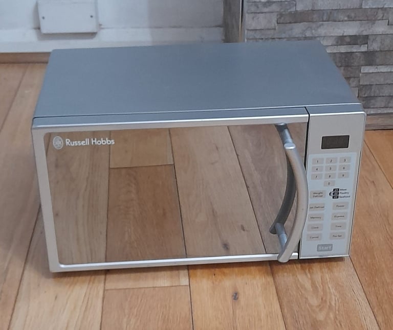 image for MICROWAVE: RUSSELL HOBBS, 800W * delivery available *