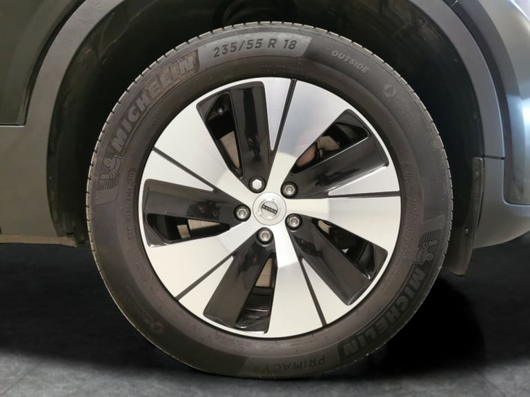 2022 Volvo XC40 1.5h T4 Recharge 10.7kWh Plus SUV 5dr Petrol Plug-in Hybrid Auto Euro 6 (s/ Suv P...