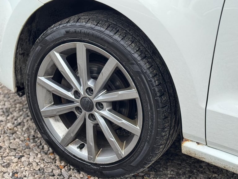 2015 Volkswagen Polo 1.0 BlueMotion Tech SE Design Euro 6 (s/s) 3dr HATCHBACK Petrol Manual