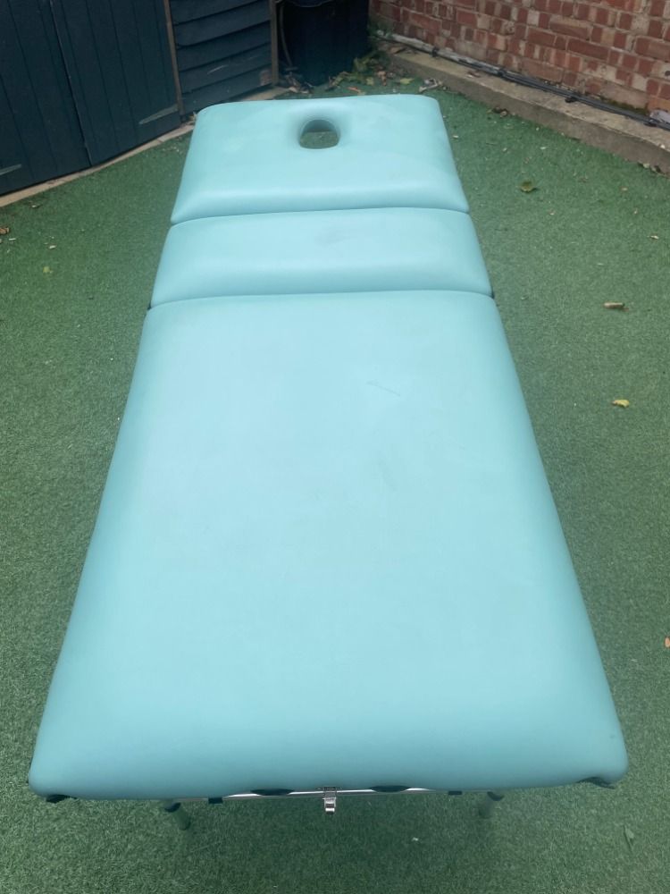 Large Portable Adjustable Massage Bed with Cushion Cover