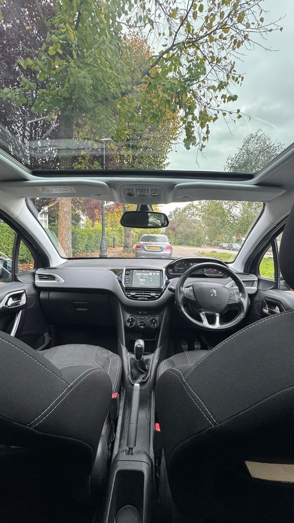Peugeot, 208, Hatchback, 2016, Manual, 1199 (cc), 5 doors