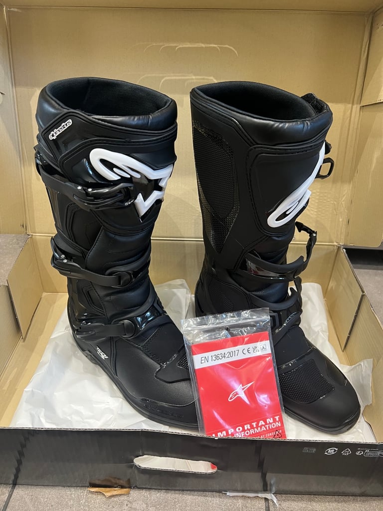 image for 🏍️  Alpinestars Tech 3 Boots in Black - Motocross Enduro Boots Size UK 9