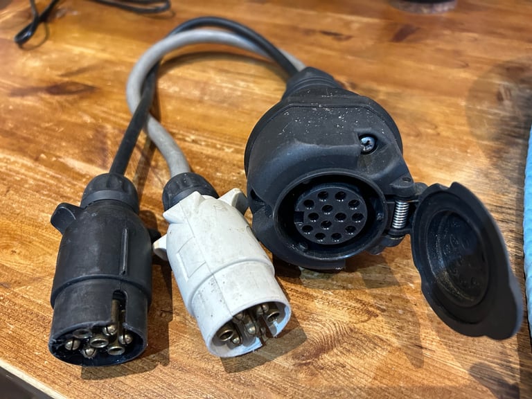 Adapter to convert dual tow bar electrics to convert 7 pin to 12 pin