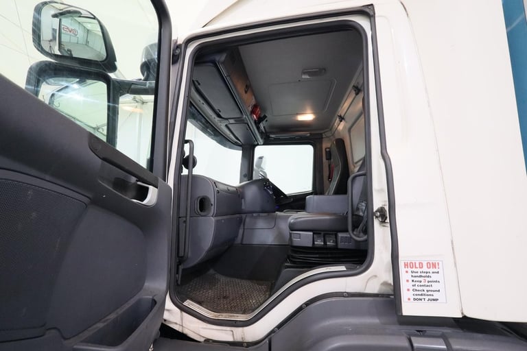 2016 (16 PLATE) Scania P250 4x2 Euro 6 Refrigerated