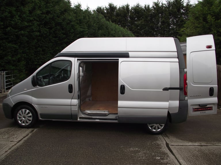 Renault Trafic Vauxhall Vivaro High roof LWB van sat nav