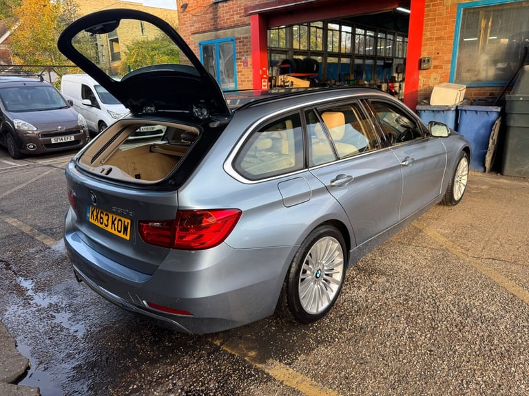 2013 BMW 3 Series 3.0 330d Luxury Touring 5dr Diesel Auto xDrive Euro 5 (s/s)