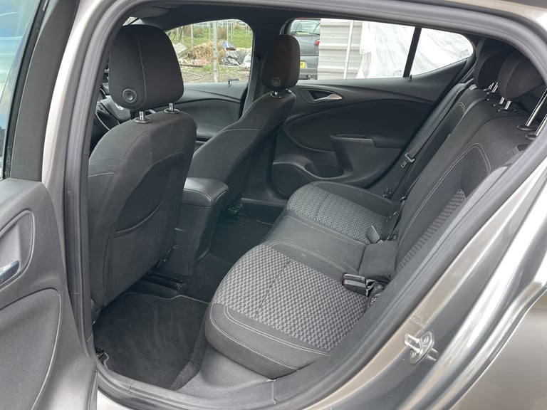 VAUXHALL ASTRA 1.4 i SRi 2017