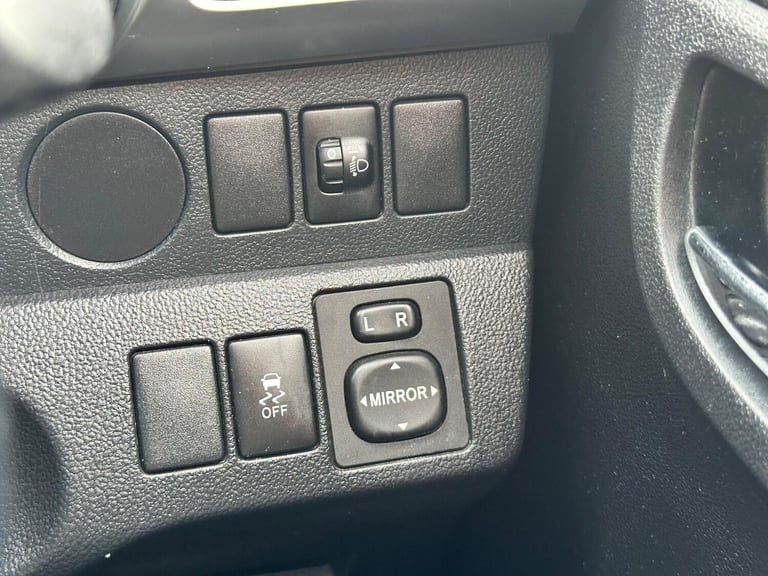 2011 Toyota Verso 1.33 Dual VVT-i T Spirit Euro 5 5dr MPV Petrol Manual