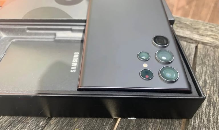 Samsung Galaxy S22 Ultra 128gb unlocked dual sim phantom black immaculate 