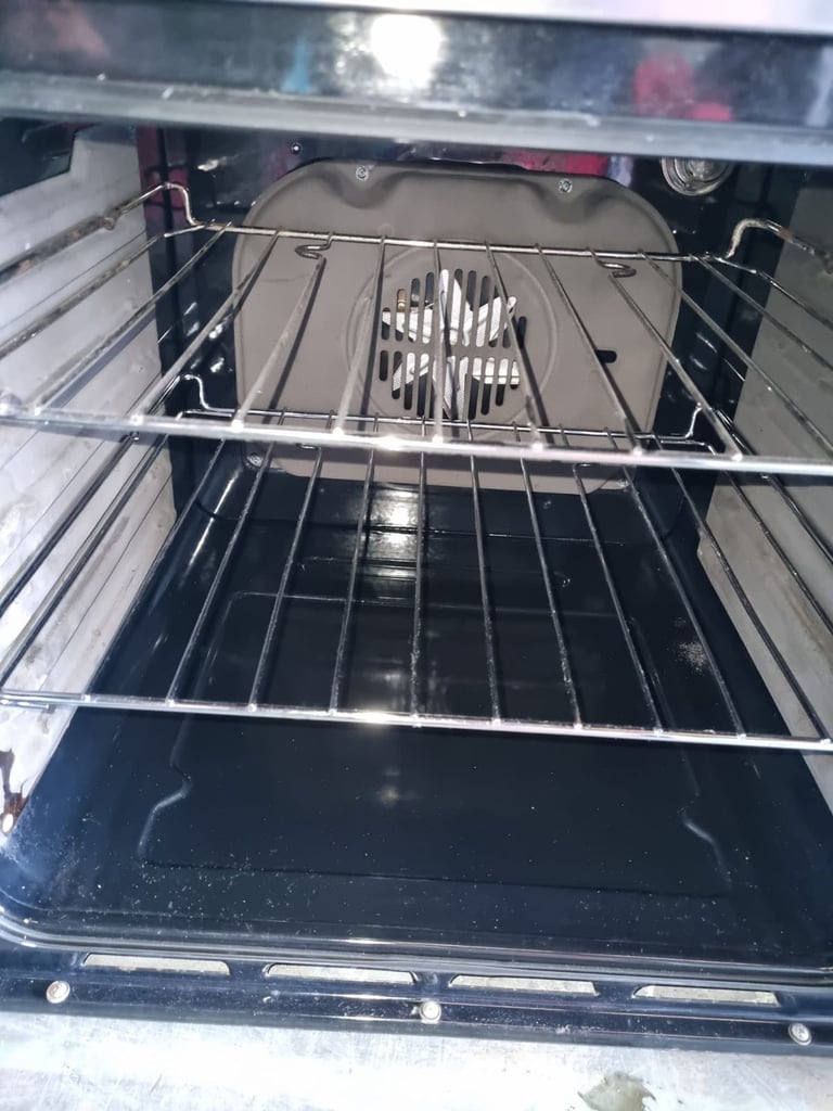Hotpoint 60cm freestanding electric cooker & free delivery warranty