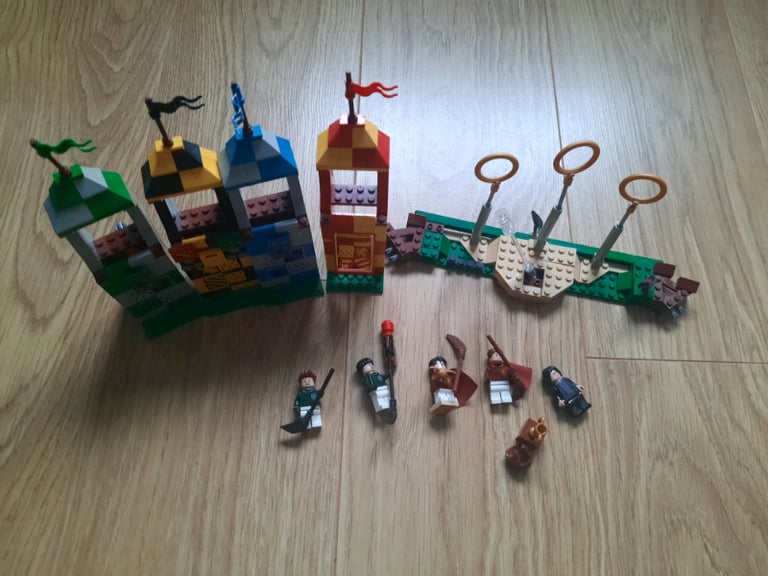 Lego 75956 Harry potter Quidditch match set. Retired product.