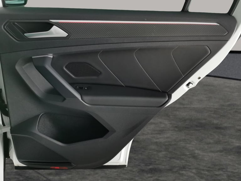 2023 Volkswagen Tiguan 1.4 TSI eHybrid R-Line 5dr DSG ESTATE PETROL/ELECTRIC Automatic