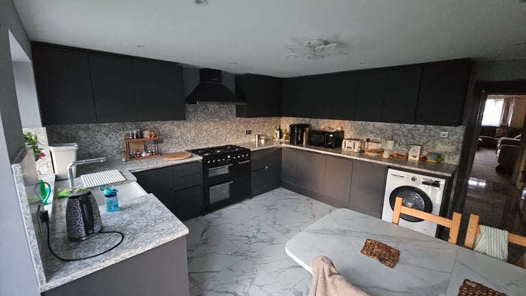 Double Room with ensuite bathroom 