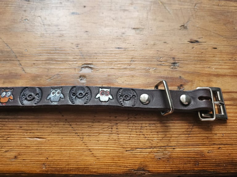 Small leather collar with owls