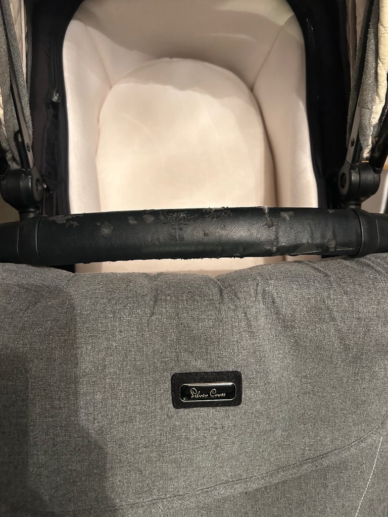 Stylish Limited Edition Silver Cross Pram/ Pushchair, grey with stunning fur liner