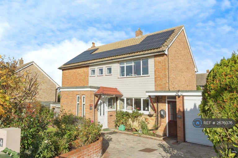 4 bedroom house in Waring Close, Orpington, BR6 (4 bed) (#2676076)