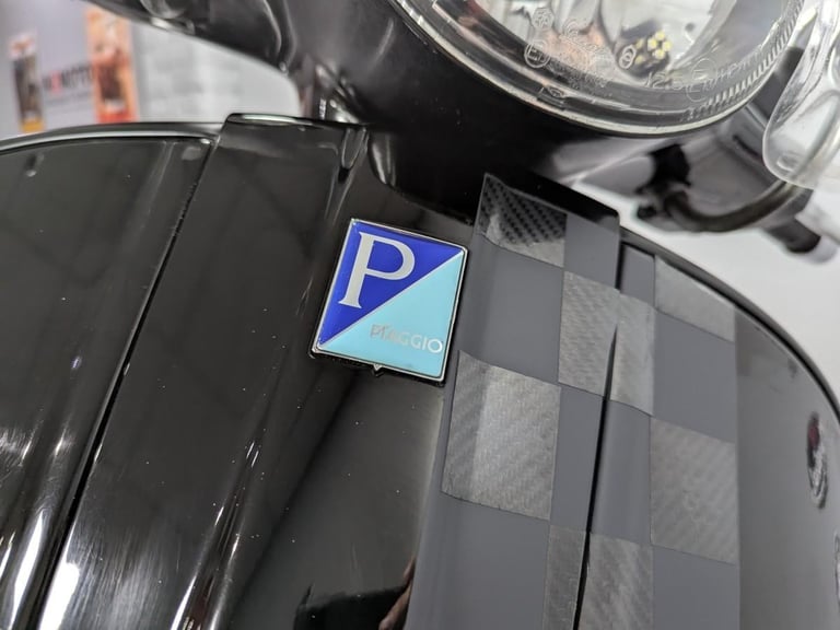 2012 (62) Piaggio Vespa GTS 125 in black