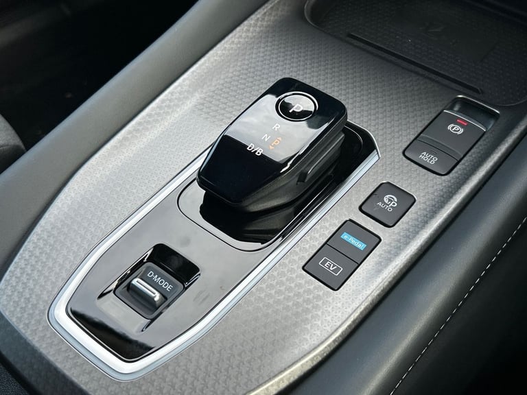 2025 Nissan Qashqai 1.5 E-Power N-Connecta 5dr Auto HATCHBACK PETROL/ELECTRIC Automatic