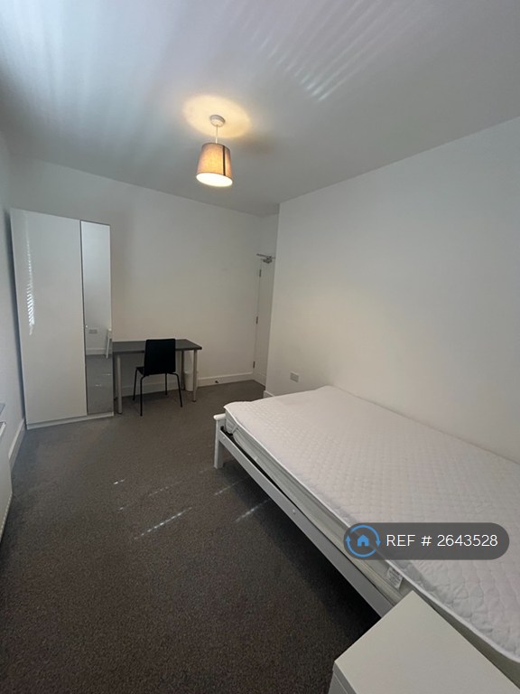 5 bedroom house in Newcome Road, Portsmouth, PO1 (5 bed) (#2643528)