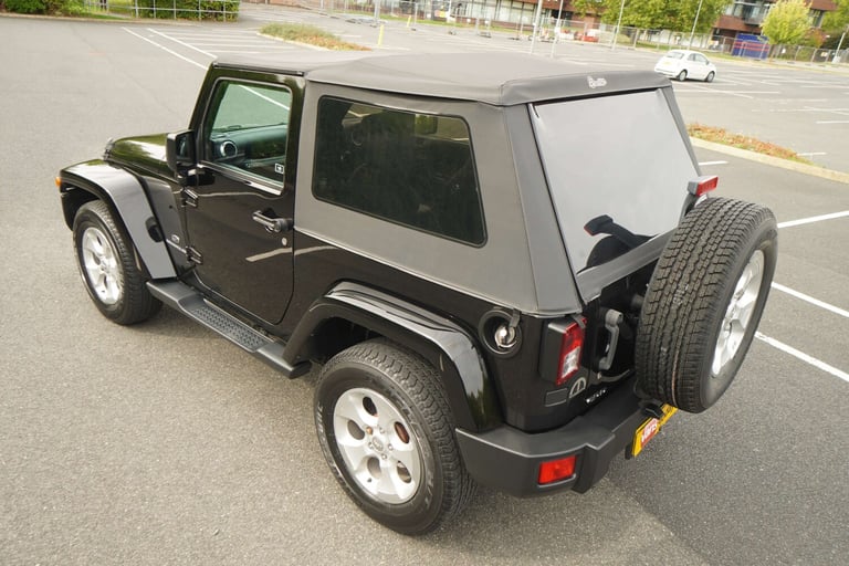2015 Jeep Wrangler 2.8 CRD Overland 2dr Auto CONVERTIBLE DIESEL Automatic