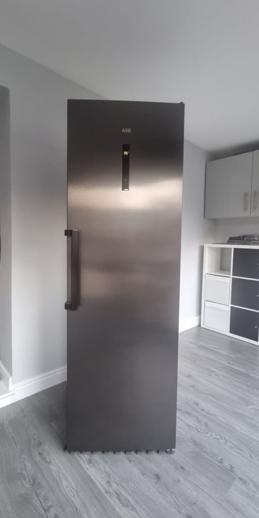 AEG Fridge 