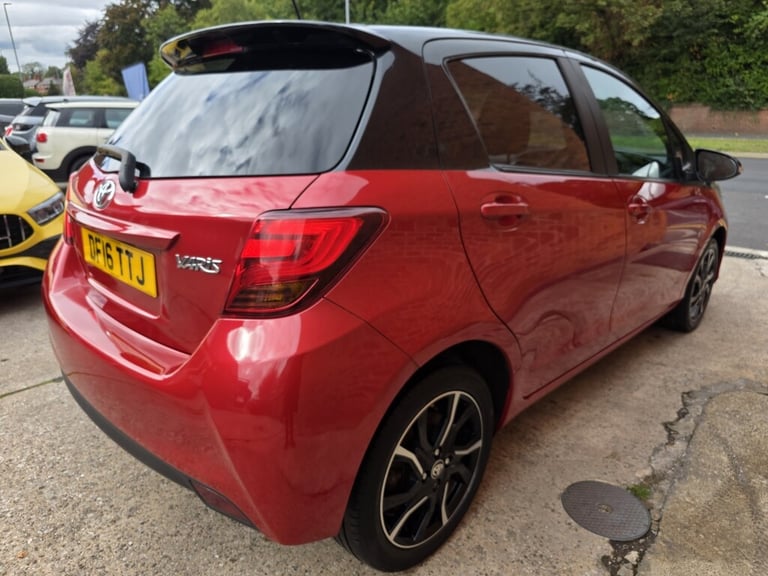 2016 Toyota Yaris 1.33 VVT-i Design 5dr CVT HATCHBACK PETROL Automatic