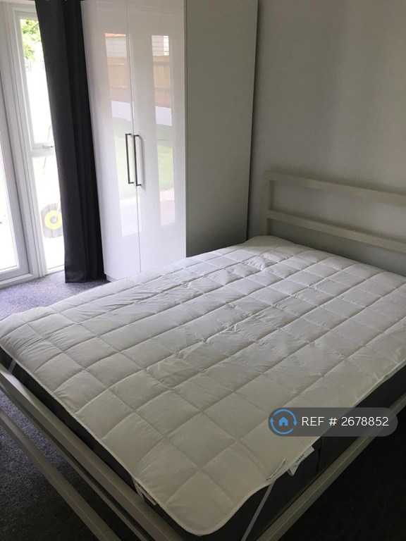 6 bedroom house in Battery Hill, Winchester, SO22 (6 bed) (#2678852)