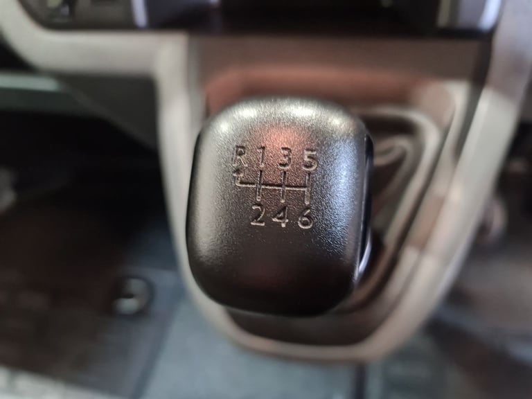 VAUXHALL VIVARO 2.0 TURBO D 3100 SPORTIVE P/V L2 H1 145 BHP LWB DIESEL