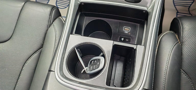 2023 Hyundai Santa Fe 1.6 T-GDi 13.8kWh Ultimate Auto 4WD Euro 6 (s/s) 5dr ESTATE Petrol/Electric...