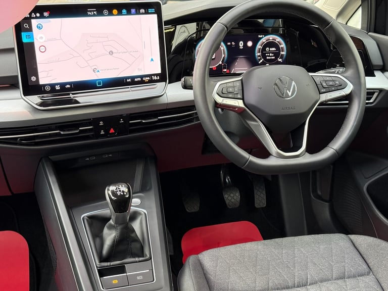 2025 Volkswagen Golf 1.5 TSI Match 5dr, UNDER 3300 MILES, MAY 2028 VOLKSWAGEN WARRANTY HATCHBACK ...
