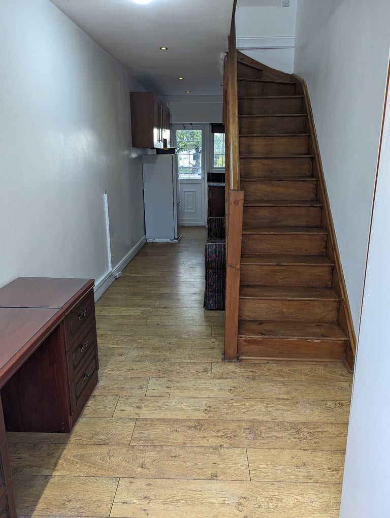 Flat for rent near Heathrow and Slough. All bills included. 