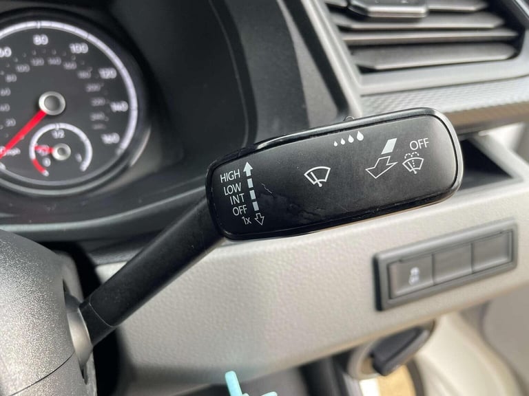 VOLKSWAGEN TRANSPORTER 2.0 TDI T28 Startline FWD LWB Euro 6 (s/s) 5dr 2021