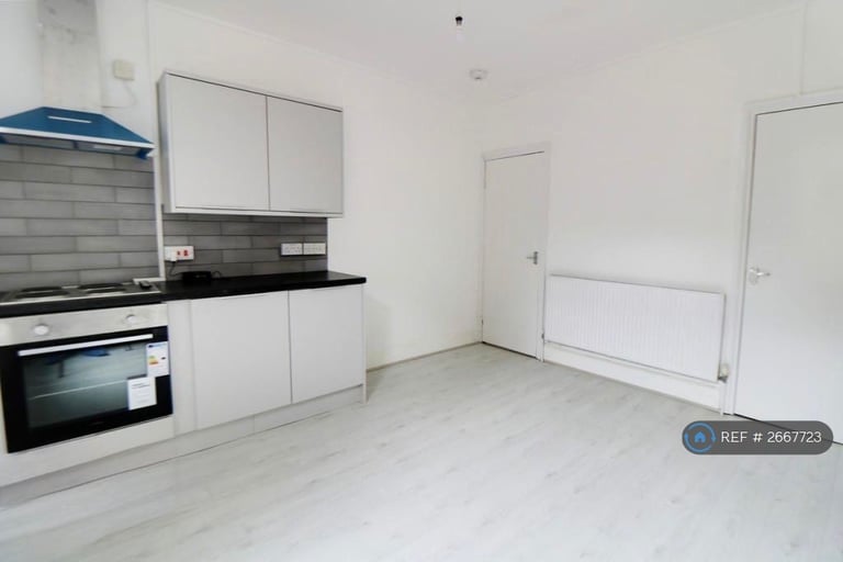 5 bedroom house in Cobden View Road, Sheffield, S10 (5 bed) (#2667723)