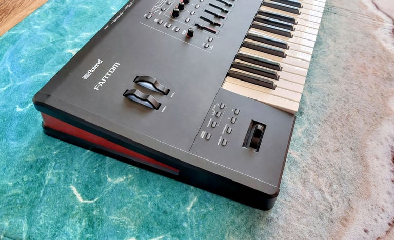 Roland FANTOM 7 Music Workstation. MINT. DELIVERY