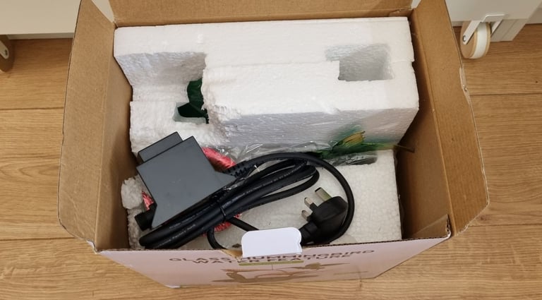 Boxed Glass Hummingbird Water Feature - Brand new