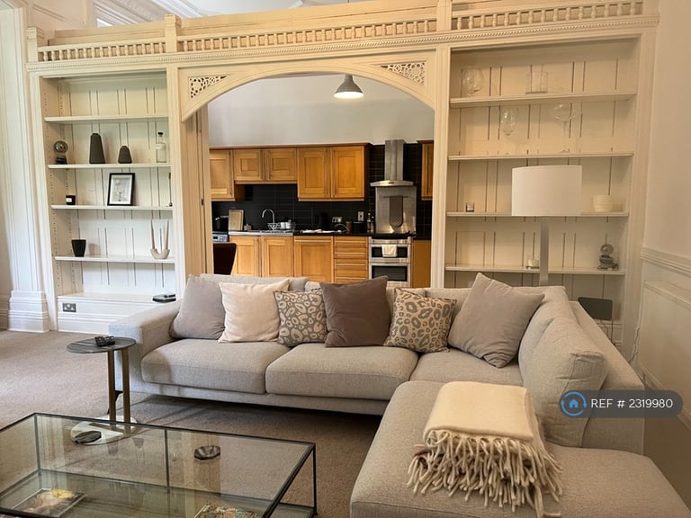 2 bedroom flat in Liverpool, Liverpool, L17 (2 bed) (#2319980)