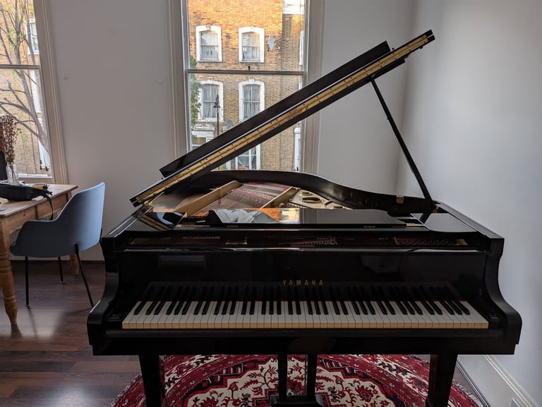 image for Yamaha G2 baby grand manufactured in Japan