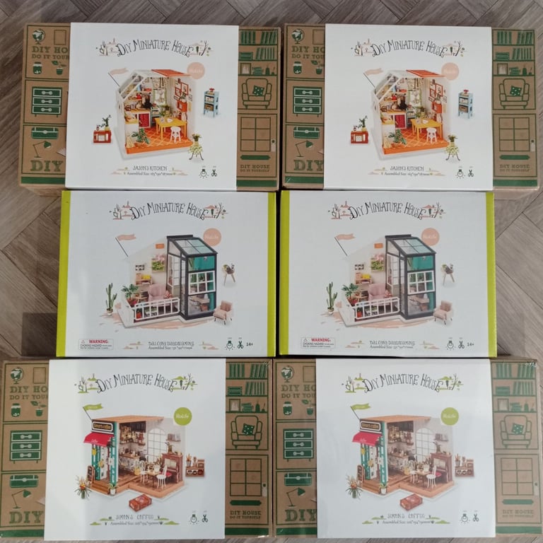 Rolife Dollhouse Miniature DIY House Kit (kitchen, coffee shop, balcony)